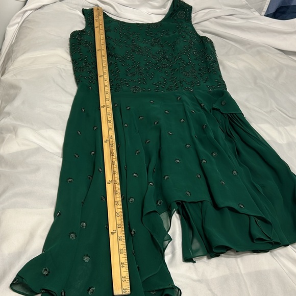 Kurta kameez sleeveless top. Emerald Green 2 piece thread embroidery. Sharara S - Picture 9 of 17